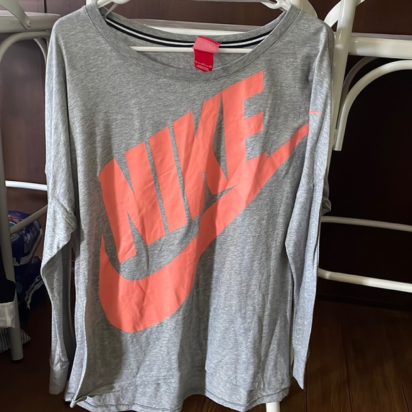Nike Tops - Nike Women’s Size XL Long Sleeve Shirt